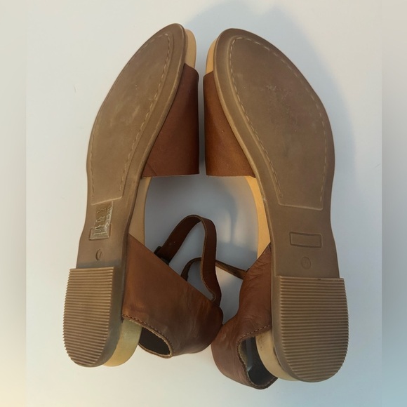 Miz Mooz New York City NWOT Antony Brown Leather Flat Comfort Sandals Size 7 - Picture 6 of 9